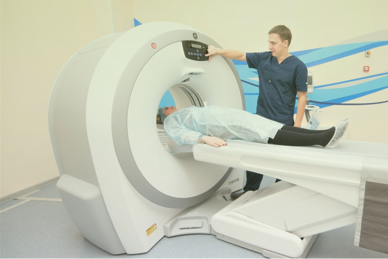 Девушка на обследовании 